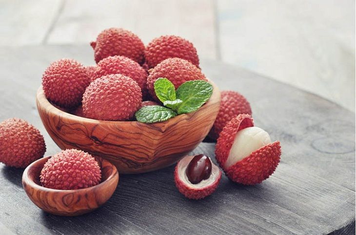 Ăn trực tiếp quả vải để chữa yếu sinh lý
