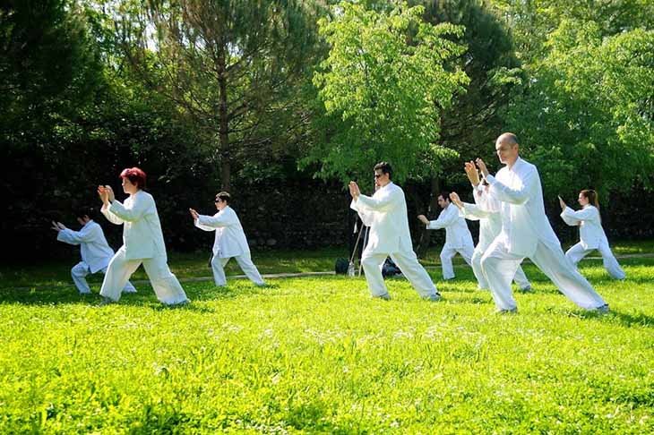 Cải thiện sức khoẻ bằng bài tập nhẹ nhàng Cải thiện sức khoẻ bằng bài tập nhẹ nhàng