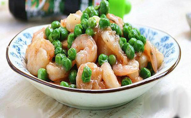 Món tôm xào đậu, hành tây