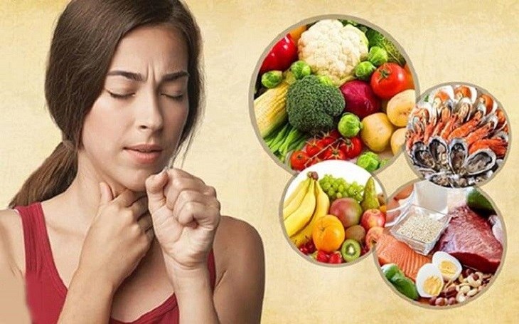 Người bị viêm loét họng cần xây dựng chế độ dinh dưỡng hợp lý, tránh sử dụng thực phẩm cay, nóng