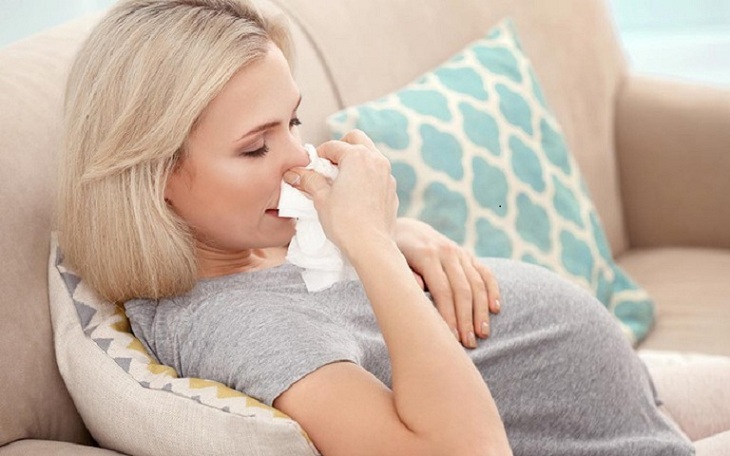 Bà bầu bị viêm mũi dị ứng do đâu