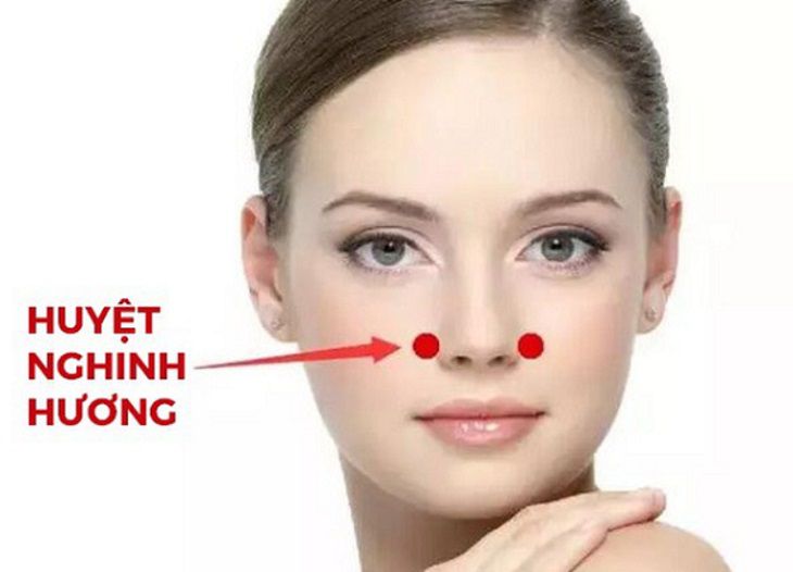Bấm huyệt chữa viêm mũi dị ứng bằng huyệt nghinh hương 
