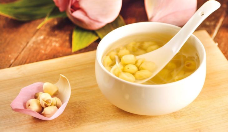 Chè hạt sen là món ăn giàu dinh dưỡng và chữa mất ngủ hiệu quả