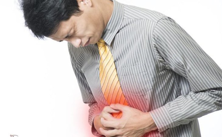 Cần lưu ý gì khi dùng nghệ đen chữa viêm loét bao tử?
