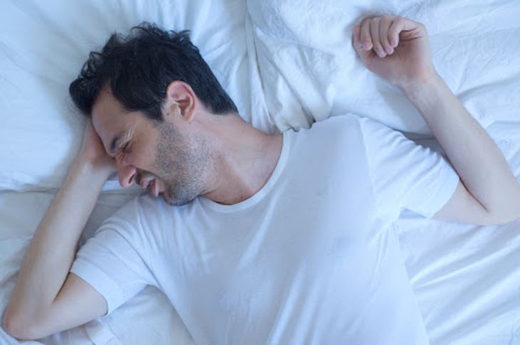 Có rất nhiều nguyên nhân gây hiện tượng mất ngủ buồn nôn
