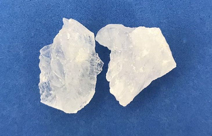 Dùng phèn chua đúng cách có tác dụng giảm triệu chứng do viêm tai giữa