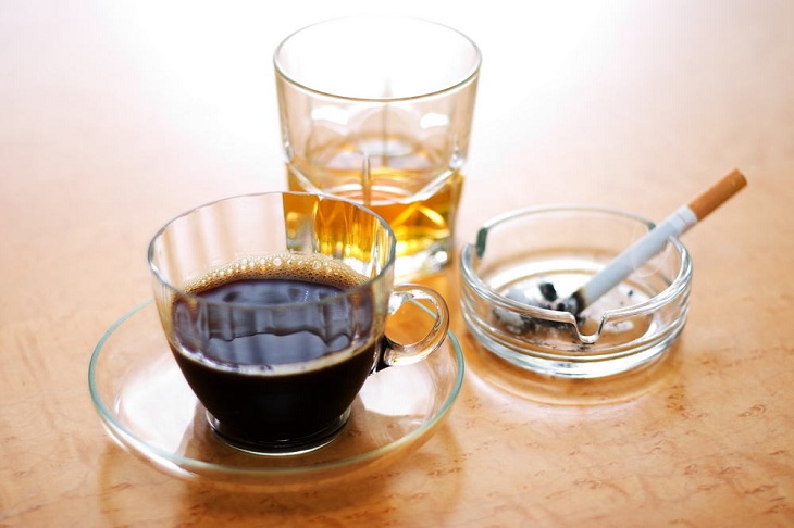Lạm dụng các chất kích thích làm giảm số lượng và chất lượng tinh binh