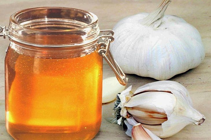Kết hợp tỏi và mật ong