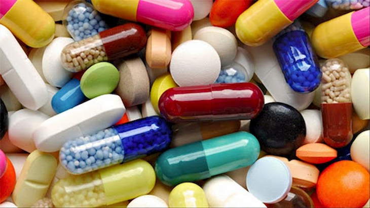 Thuốc kháng sinh dùng cho trường hợp viêm họng cấp do virus có biểu hiện sốt cao