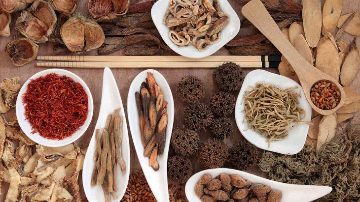 Dùng phương pháp Đông y chữa viêm tai giữa cho trẻ