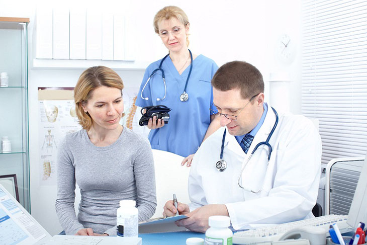 Bác sĩ sẽ dựa vào kết quả thăm khám để xây dựng phác đồ phù hợp với bệnh nhân