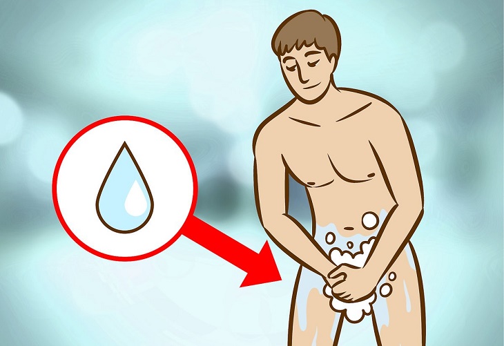 Không nên dùng xà phòng, sữa tắm để vệ sinh dương vật