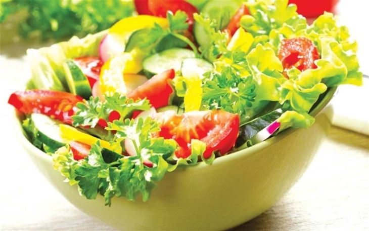 Bổ sung nhiều rau xanh và nhóm thực phẩm giàu vitamin B6 giúp cải thiện giấc ngủ