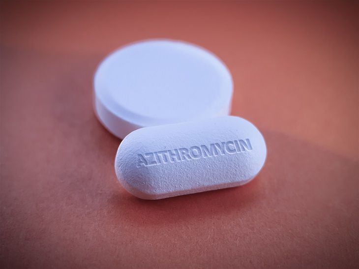 Thuốc kháng sinh điều trị viêm tai giữa mãn tính Azithromycin Thuốc kháng sinh điều trị viêm tai giữa mãn tính Azithromycin