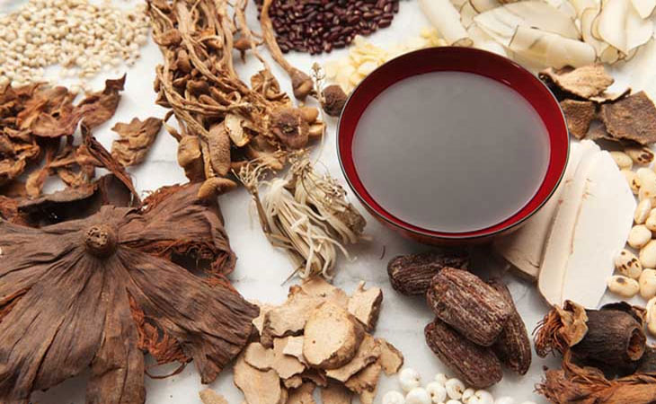 Bài thuốc đông y với ưu điểm an toàn, hiệu quả lâu dài, phù hợp điều trị các bệnh lý mãn tính