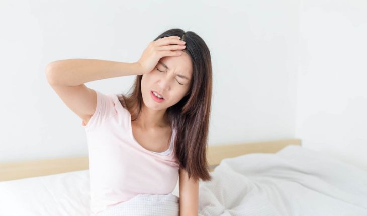 Mẹ bầu cảm thấy choáng váng, đau đầu, ù tai