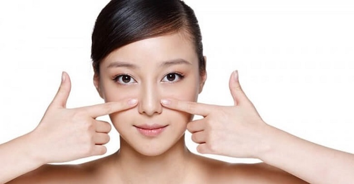 Massage vùng mũi tăng cường lưu thông 