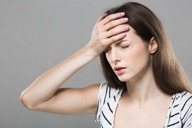 Thoái hóa đốt sống cổ chèn ép mạch máu, gây thiếu máu não, chóng mặt
