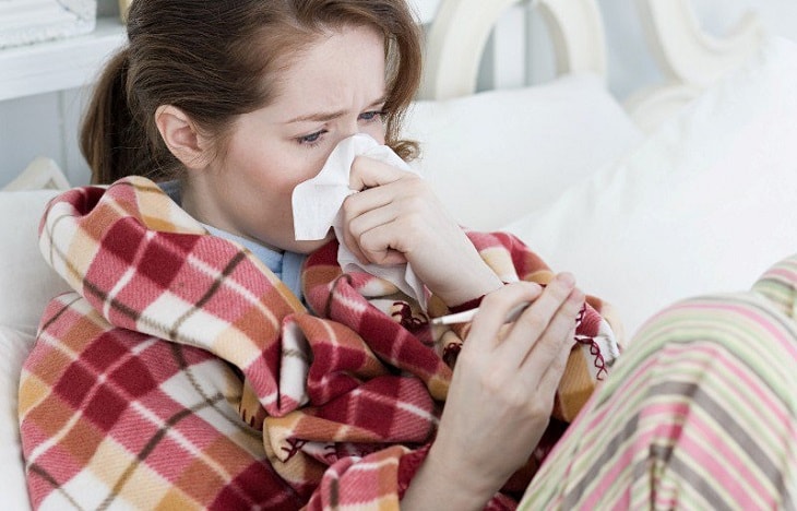Người bệnh có thể gặp phải triệu chứng này do cảm lạnh