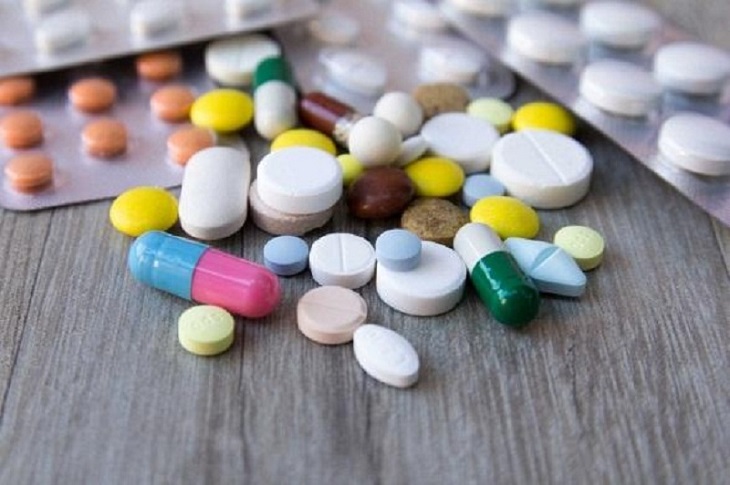 Bác sĩ sẽ chỉ định một số loại thuốc Tây giúp làm giảm cơn đau cho người bệnh