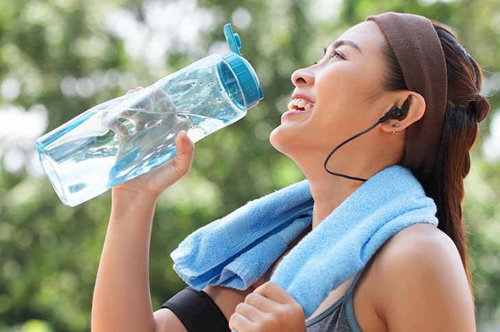 Bổ sung đủ nước trong quá trình tập luyện giảm cân