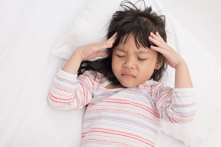 Đau đầu buồn nôn có thể là dấu hiệu cảnh báo một số bệnh lý nguy hiểm như viêm não hoặc bệnh bướu não