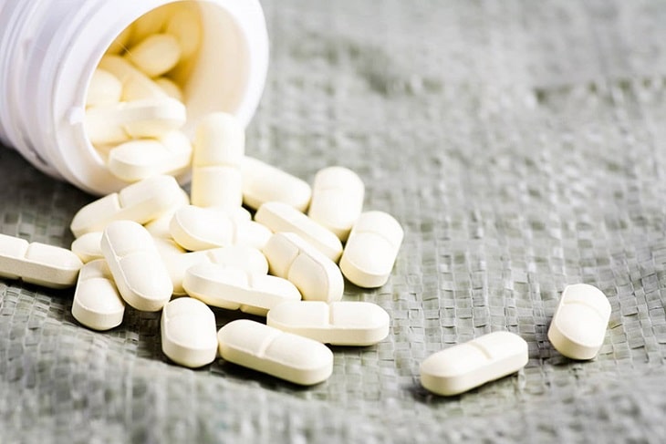 Nhóm thuốc cân bằng axit uric được chỉ định nhằm duy trì ổn định nồng độ axit uric trong máu, tránh tình trạng mất nước, mất cân bằng điện giải ở người bị thận yếu Nhóm thuốc cân bằng axit uric được chỉ định nhằm duy trì ổn định nồng độ axit uric trong máu, tránh tình trạng mất nước, mất cân bằng điện giải ở người bị thận yếu