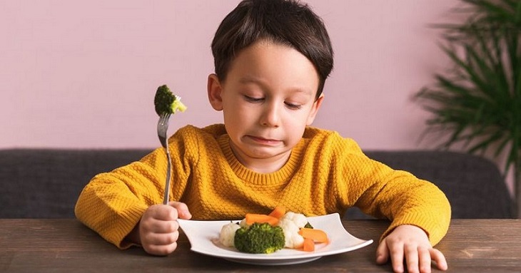 Cha mẹ nên chú ý khi bé biếng ăn