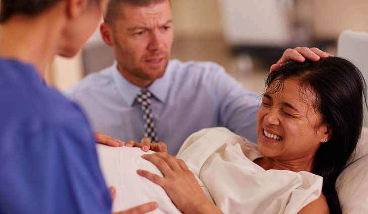 Tình trạng sinh khó này gây ảnh hưởng nghiêm trọng đến sức khỏe và tính mạng của cả mẹ và bé