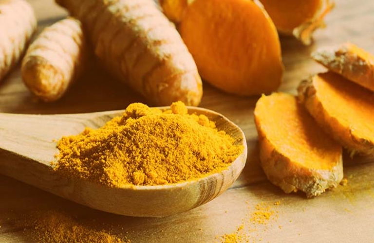 Tác dụng lành tính của bột nghệ giúp triệu chứng viêm mũi dị ứng được thuyên giảm