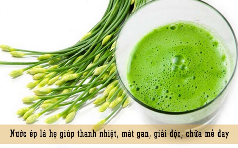 Tắm nước lá hẹ