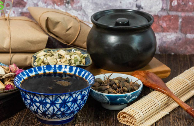 Đông y đi sâu vào khắc phục các tổn thương bên trong cơ thể