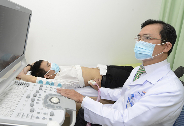 Nam giới có thể phải siêu âm để xác định nguyên nhân gây ít tinh