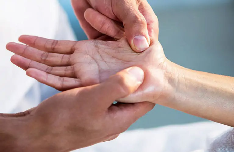 Có rất nhiều huyệt đạo có thể cải thiện bệnh á sừng ở tay