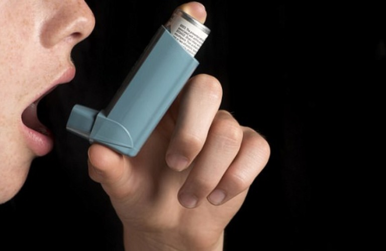Người có tiền sử bị hen suyễn sẽ có nguy cơ bị viêm da vùng kín cao