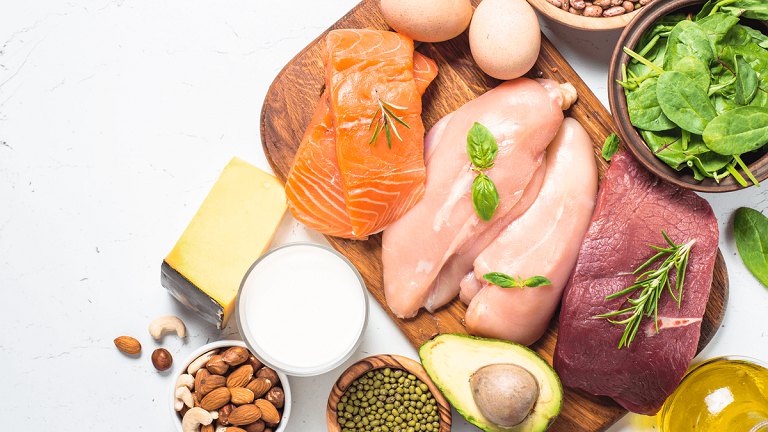 Bị mề đay kiêng ăn gì chắc chắn phải kể đến những thực phẩm chứa nhiều đạm
