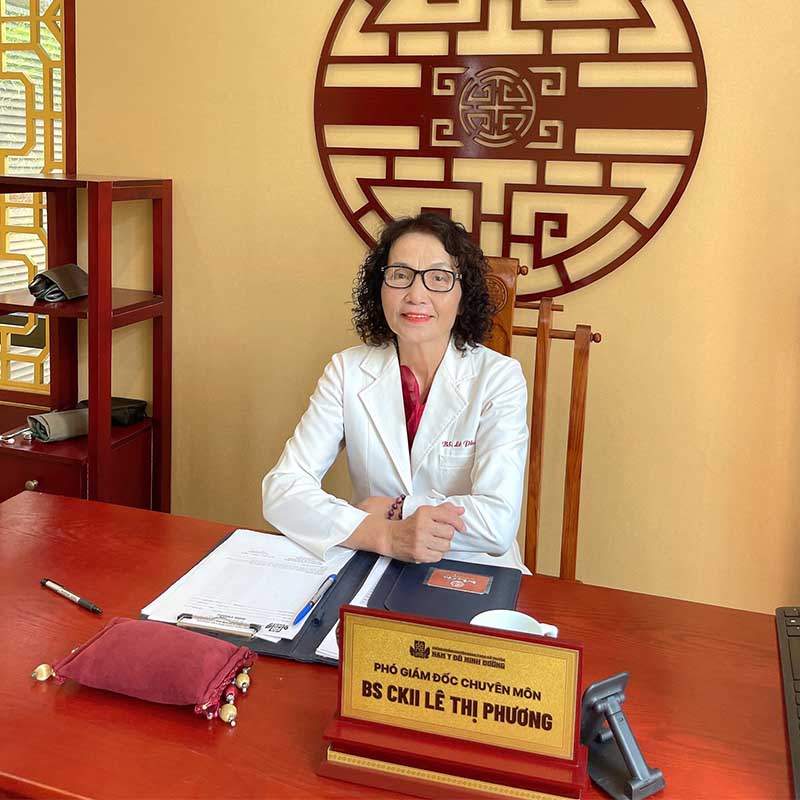 Bác sĩ Phương có hơn 40 năm khám chữa bệnh da liễu Bác sĩ Phương có hơn 40 năm khám chữa bệnh da liễu