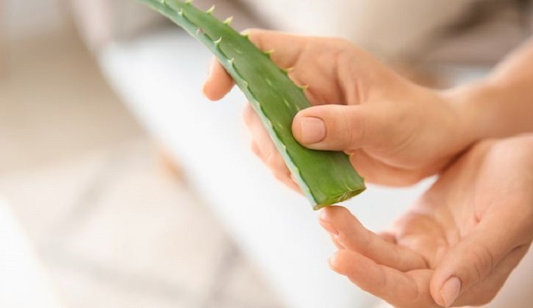 Dùng nha đam trị mẩn đỏ
