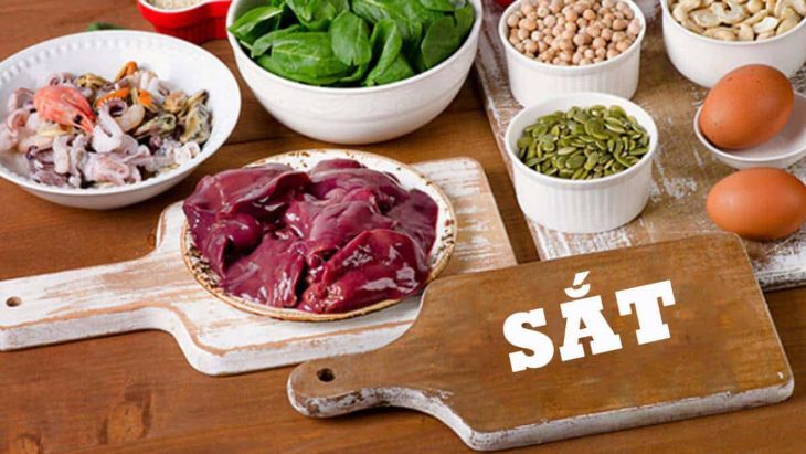 Mẹ nên tăng cường bổ sung các thực phẩm giàu sắt khi con bị quấy khóc, khó ngủ