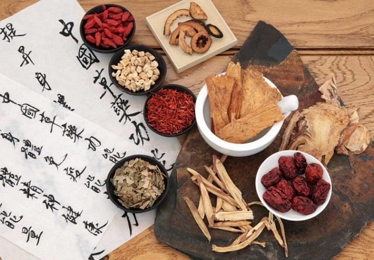 Các vị thuốc Đông y cũng có tác dụng tốt trrong điều trị viêm da tiết bã