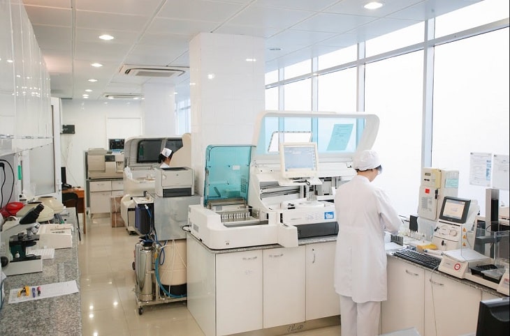 Bên trong bệnh viện Đa khoa Vạn Hạnh