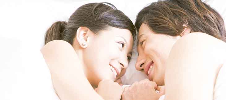 Dấu hiệu ham muốn của con trai khi ở bên bạn gái thể hiện nhiều nhất qua cử chỉ