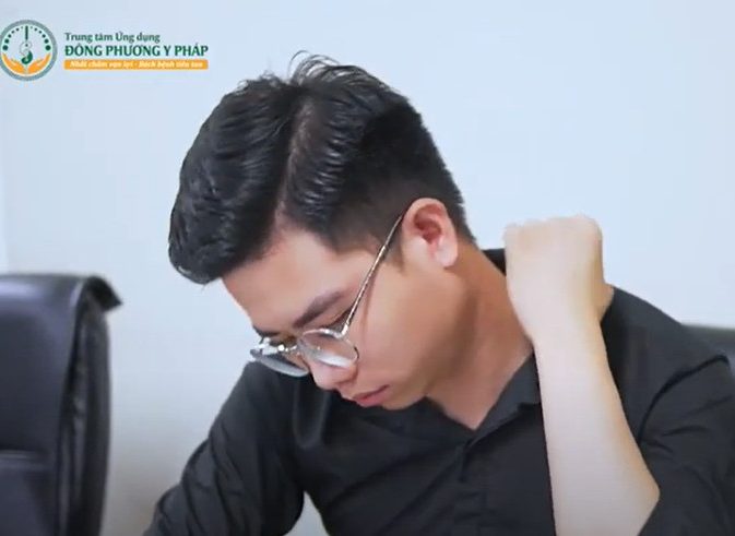 Đau vai gáy thường do thói quen lười vận động