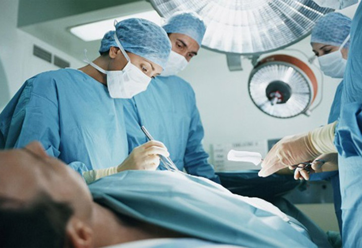 Nam giới có thể cần can thiệp tiểu phẫu để cải thiện bệnh di tinh