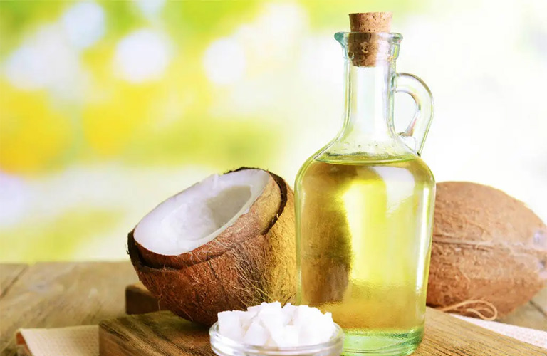 Dầu dừa có khả năng chống viêm, kháng khuẩn, cung cấp độ ẩm để phục hồi da