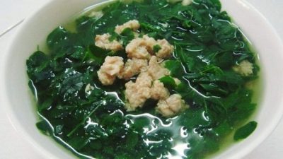 Canh rau ngót thịt bò có thể ăn kèm với cơm
