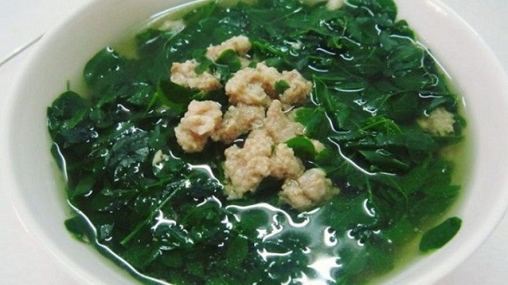 Canh rau ngót thịt bò có thể ăn kèm với cơm