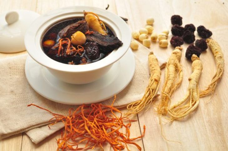 Óc heo hầm trùng thảo là món ngon đại bổ cho người bị rối loạn tiền đình