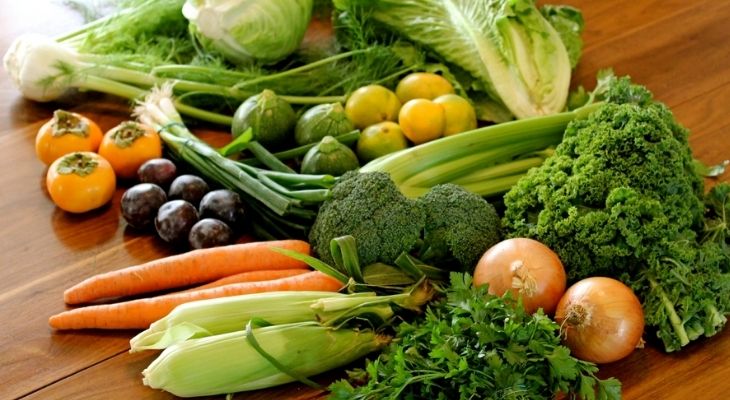 Cân bằng chế độ dinh dưỡng để cải thiện mụn