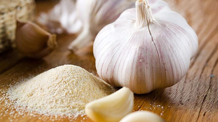 Tỏi là chất kháng sinh tự nhiên nhưng không nên đặt trực tiếp vào âm đạo